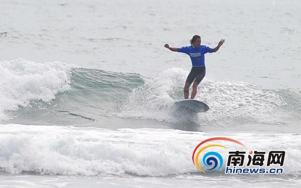 2023年海南离岛免税购物金额437.6亿元